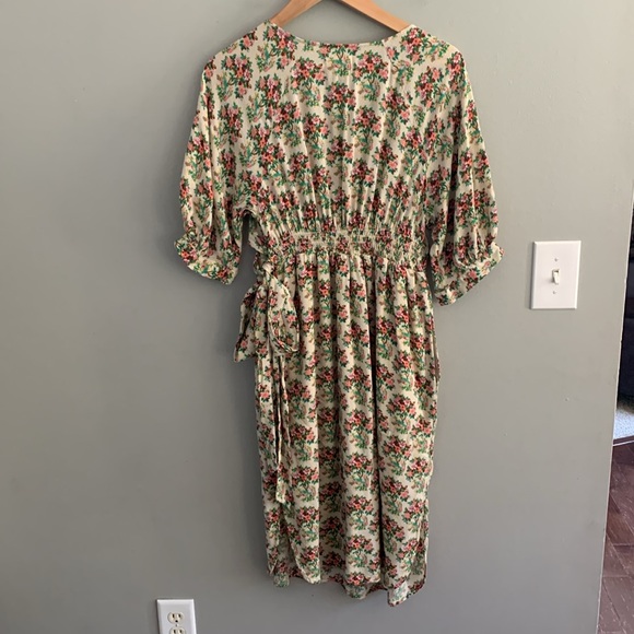 Urban Outfitters Joey Surplice Faux Wrap Midi Dress with Pockets - Picture 3 of 5